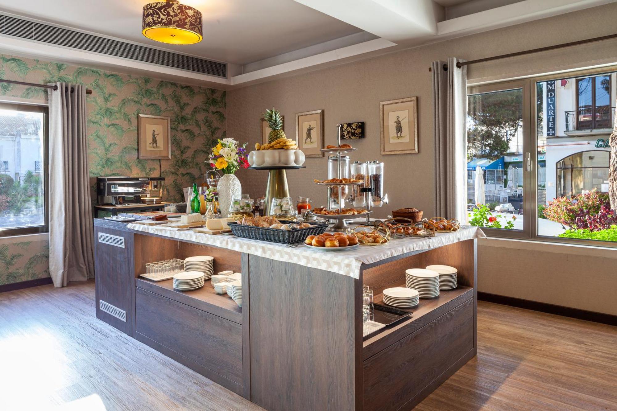 Hotel Lis בטלייה מראה חיצוני תמונה